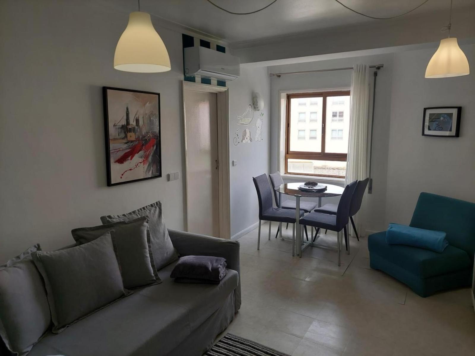 Comfort In The Downtown Porto Luaran gambar