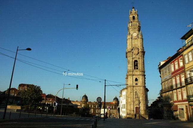 Comfort In The Downtown Porto Luaran gambar